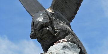 Monumento al Cóndor de Los Andes, 
Emplazado en el ingreso a la Ciudad de Mendoza, en la intersección del Acceso Este y Acceso Sur
Foto: Orlando Pelichotti/ Los Andes