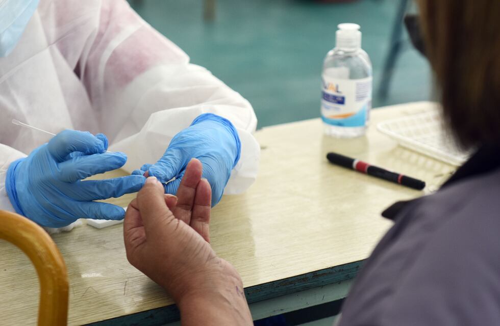 Implementan testeos rápidos de coronavirus a los empleados municipales de La Plata