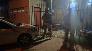 Dos de los jóvenes de 19 años cayeron bajo arresto el lunes en la zona noroeste.