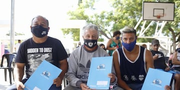 Entregaron escrituras sociales en barrio 1 de Mayo (Prensa Gobierno)