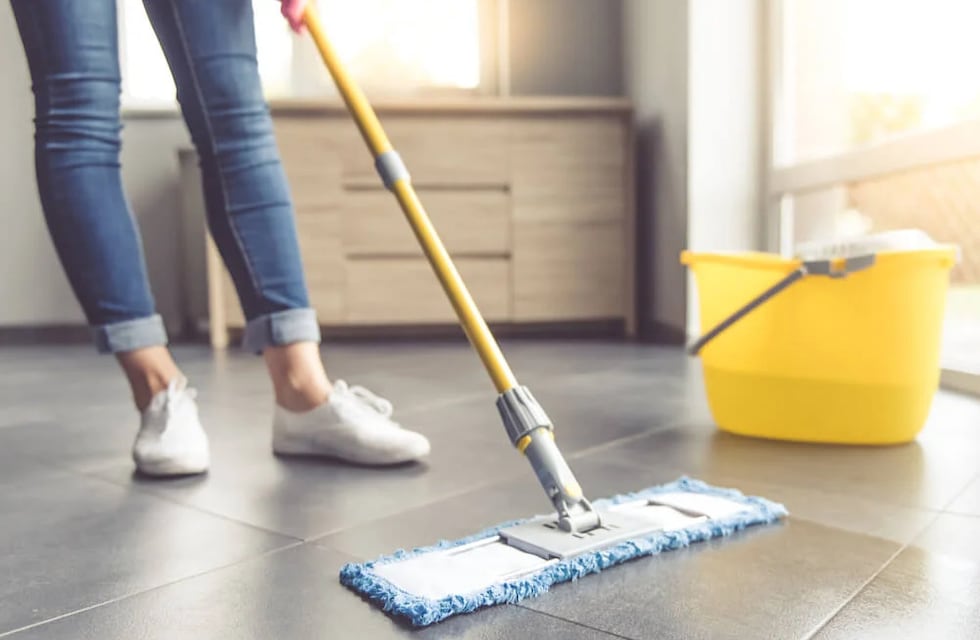 Por qué recomiendan colocar bicarbonato de sodio al balde de limpieza y los beneficios que trae