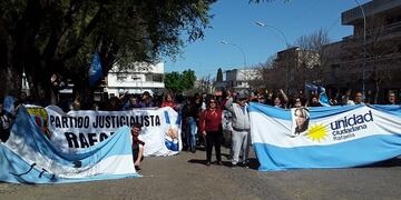 El kirchnerismo se movilizó en la Plaza 25 de Mayo de Rafaela