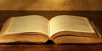 Adiós al amarillento de las páginas de los libros: el trucazo para quitarlas y que quede como nueva