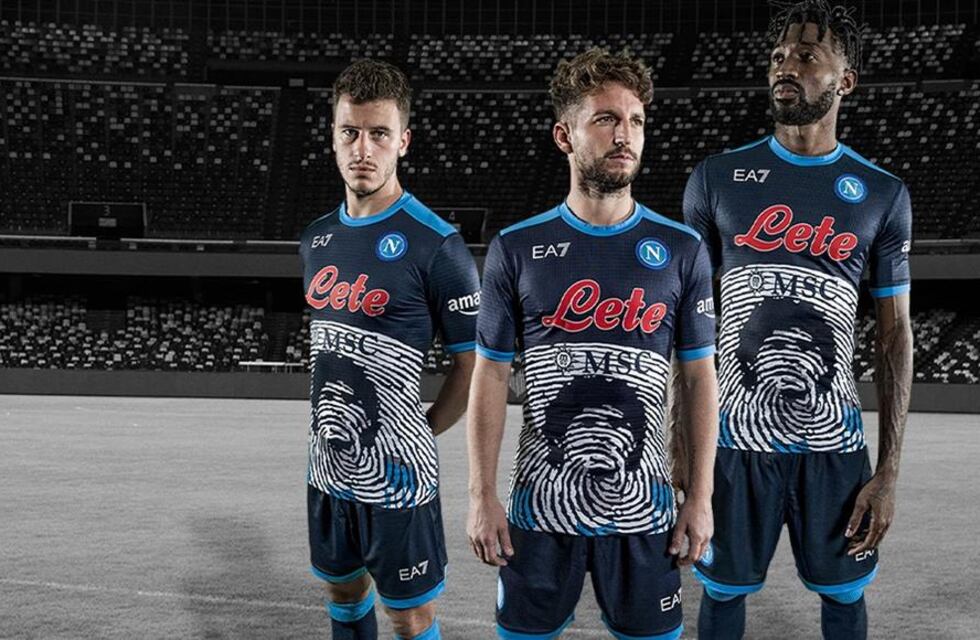 El Napoli homenajeará a Diego Maradona con una camiseta en el primer aniversario de su muerte