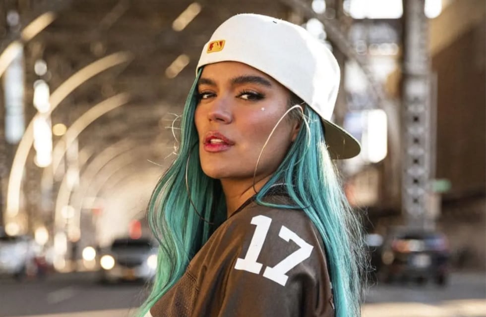 Karol G sigue dando de qué hablar a sus fans en Instagram con su nuevo color de pelo