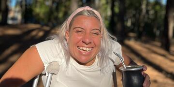 Candelaria Storniolo, la joven víctima de un hecho de inseguridad en Córdoba, recuperó su silla de ruedas (Instagram @can_world).