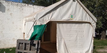 Carpa de hisopado de Santo Tomé usurpada hace más de dos meses.