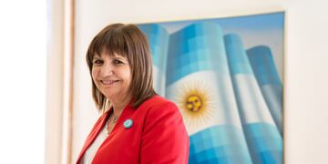 Patricia Bullrich acusó a los manifestantes de querer “matar” a la policía en el Congreso.