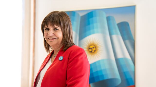 Patricia Bullrich acusó a los manifestantes de querer “matar” a la policía en el Congreso.