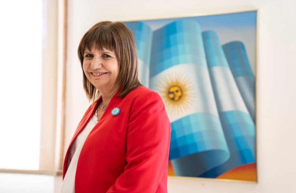 Patricia Bullrich acusó a los manifestantes de querer “matar” a la policía en el Congreso