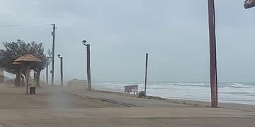 Continúa el alerta amarilla en Claromecó por los fuertes vientos