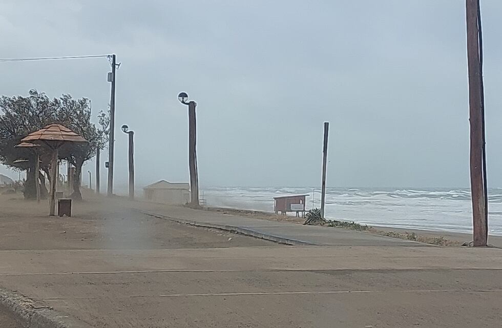 Continúa el alerta amarilla en Claromecó por los fuertes vientos