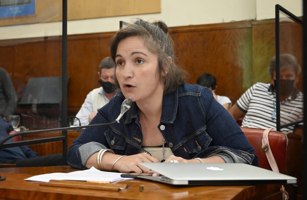 Montenegro sin obras públicas: “Tiene más de $2300 millones en un banco y decide no avanzar en infraestructura”