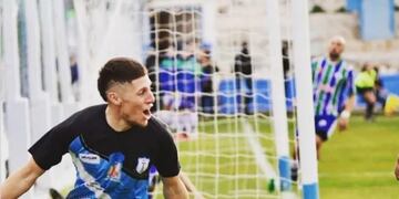 Enzo “Turu” Rodríguez, el goleador y albañil de Neuquén.