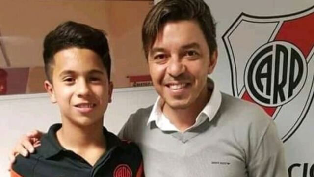 Lisandro Tejada tiene 14 años, vive en la casa de River, se codea con gallardo y sueña con ser el arquero de la Primera de River Plate.