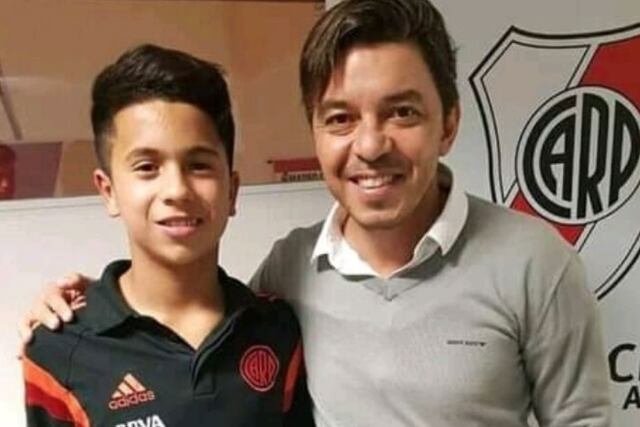 Lisandro Tejada tiene 14 años, vive en la casa de River, se codea con gallardo y sueña con ser el arquero de la Primera de River Plate.