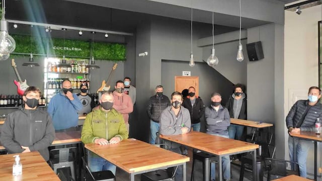 Dueños de bares y restaurantes de Azul