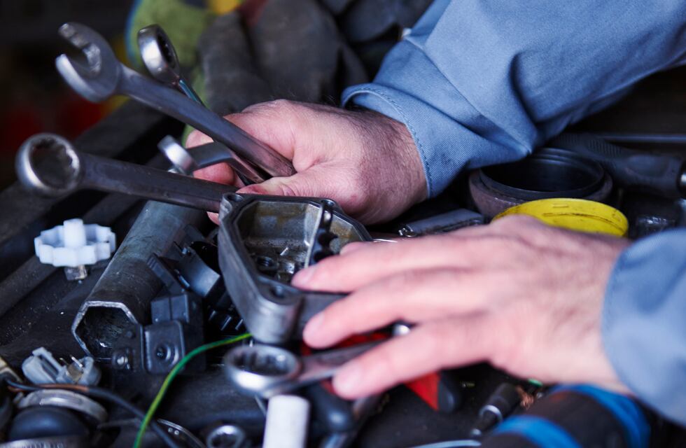 Madre e hijo fueron detenidos por dispararle al dueño de un taller en Córdoba