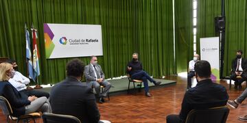Reunión entre el intendente Luis Castellano y el ministro Jorge Lagna sobre la escuela de Policía en Rafaela