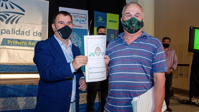 Entregaron escrituras a 120 vecinos de Azul