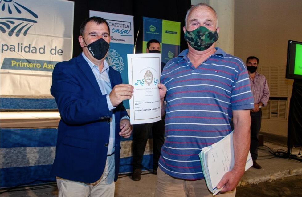 Entregaron 120 escrituras a vecinos de Azul