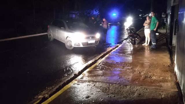 Graves destrozos tras el temporal en Puerto Iguazú.