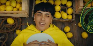 Cuánto cuesta el outfit que usó Milo J en el videoclip de “Fruto”: la impactante cifra en dólares