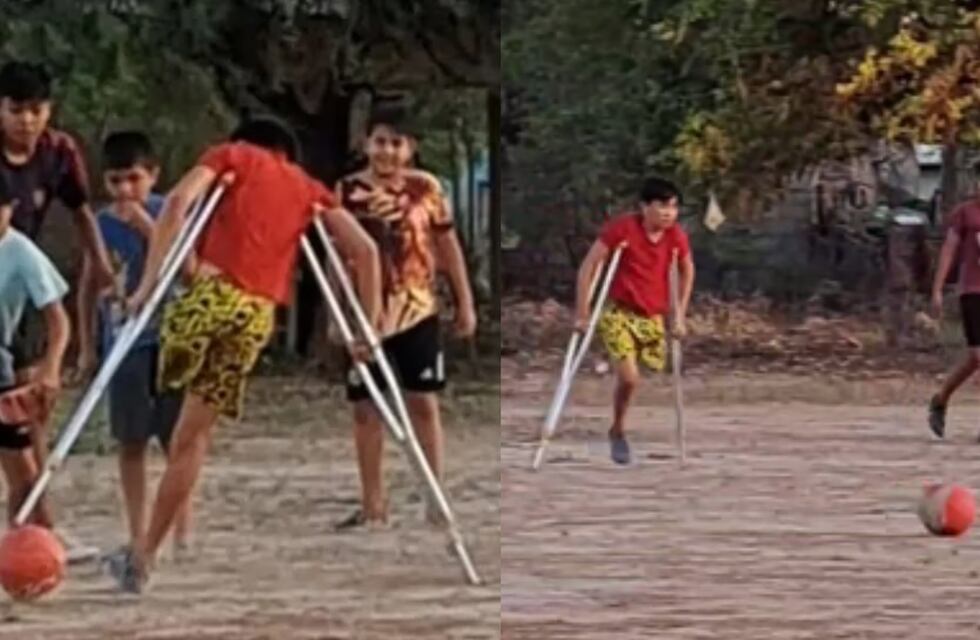 Un niño de Santiago del Estero emocionó a todos mientras jugaba un partido de fútbol con muletas