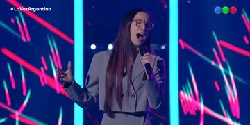 Emilia Oliveras, la cordobesa que entró a "La Voz Argentina" (Captura de pantalla)
