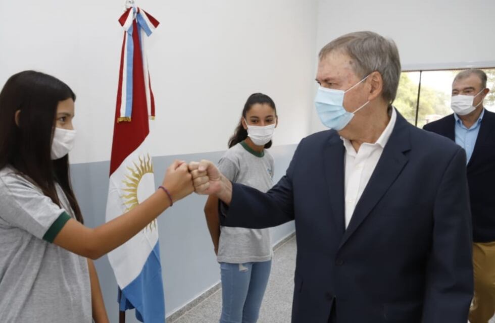 Schiaretti inauguró el ciclo lectivo 2021: “Nuestra decisión es que haya clases presenciales todo el año”