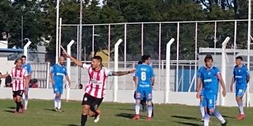 9 de Julio goleó a Peñarol y quedó único puntero, hasta que juegue Quilmes este lunes