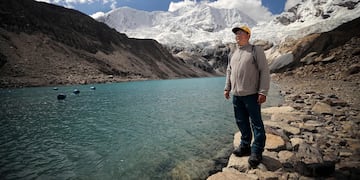 Saúl Luciano Lliuya, de 41 años, agricultor y guía turístico de la Cordillera Blanca de los Andes peruanos, está llevando a cabo una batalla legal para que el gigante energético alemán RWE sea declarado por la justicia alemana responsable del derretimiento de los glaciares peruanos, por sus emisiones de gases de efecto invernadero
LUKA GONZALES - AFP