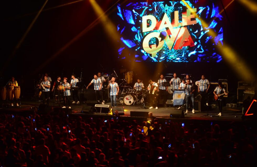 El nene de "aguante Taiere" es aclamado en Córdoba: lo invitaron al baile de Dale Q'Va