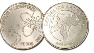 Moneda de 5 pesos emitida en 2017 por la Casa de la Moneda.