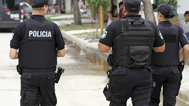 Policías