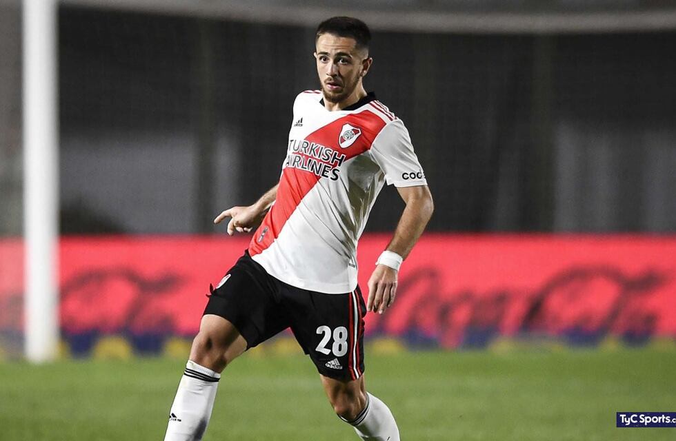 River se quedó con uno menos antes de los 10 minutos: Felipe Peña fue con todo ante Juan Méndez