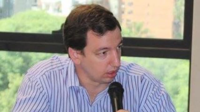 El Ministro de Energía y Obras Públicas, Santiago Yanotti.