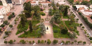 La plaza General Manuel Belgrano, el primer espacio público de San salvador de Jujuy, en el casco histórico de la ciudad.
