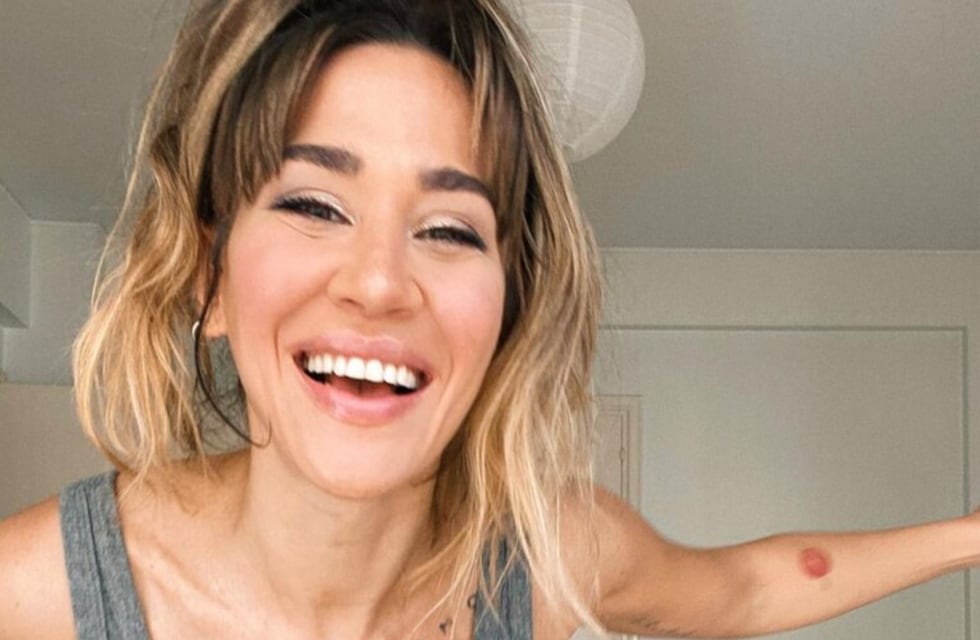 Jimena Barón enciende las redes desde México con un minivestido rosa pink