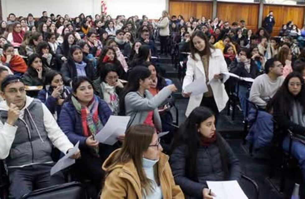 Residencias médicas: fuerte convocatoria al examen nacional en Tucumán