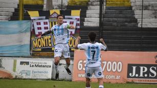 Kevin Jappert celebra el gol de Atlético de Rafaela