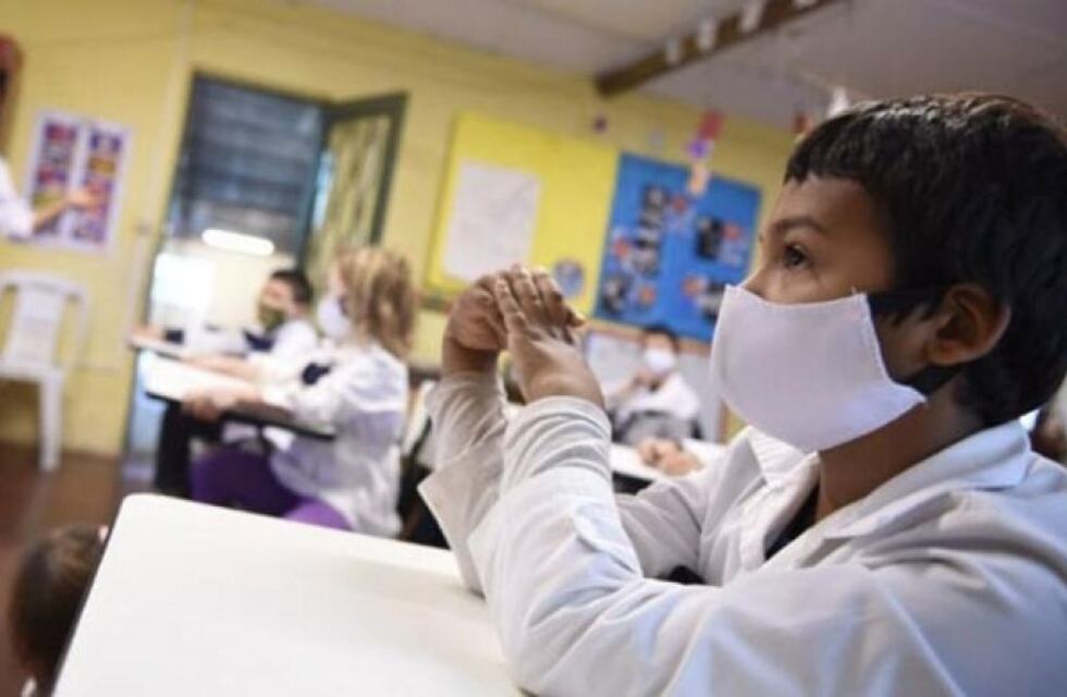 Niños y adolescentes salteños volvieron a las clases presenciales bajo estricto protocolo