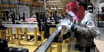 La actividad metalúrgica en Mendoza fue una de las que mas aumentó el condumo de energía durante los primeros siste meses de este año. Gentileza BCR news