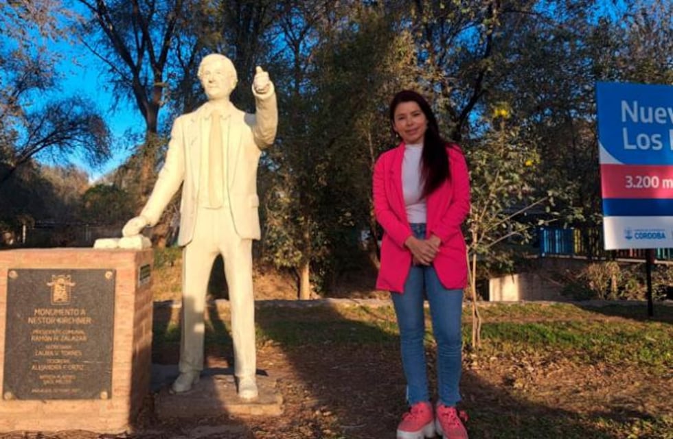 Cumplió su promesa de campaña: la intendente de Córdoba que retiró la estatua de Néstor Kirchner