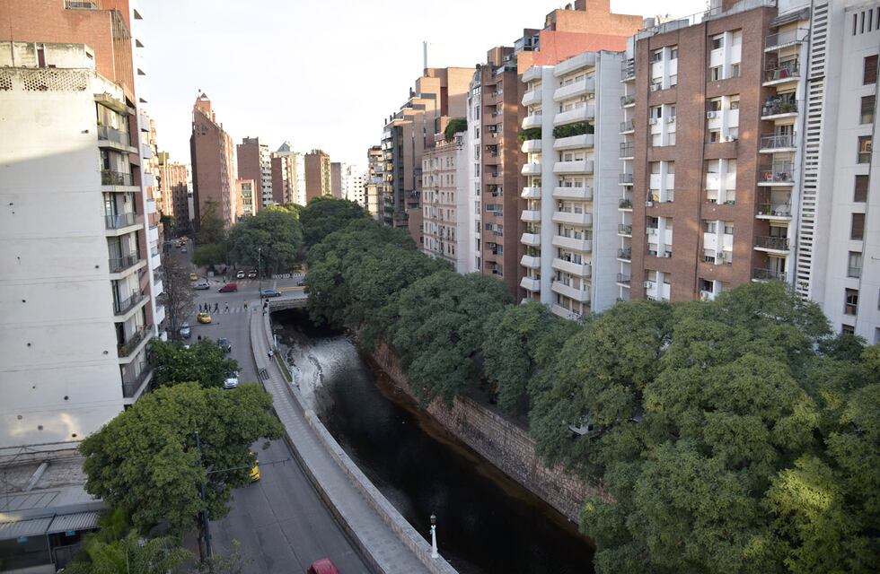 Reventaron puertas y saquearon un edificio en pleno centro de la ciudad de Córdoba