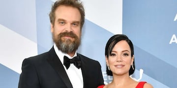 De conocerse en una app de citas a divorcio escandaloso: la inusual historia de amor entre David Harbour y Lily Allen