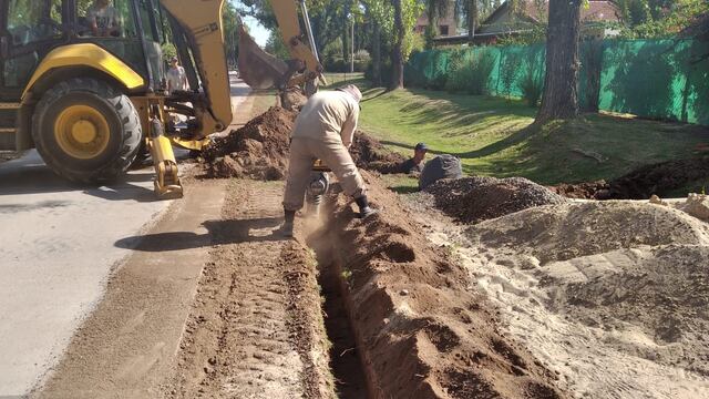 Trabajos en la red de agua potable en los barrios Villa Aero Club y Villa Los Álamos