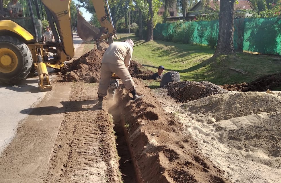 Ya se instalaron la mitad las nuevas redes de agua del Villa Aero Club y Villa Los Álamos
