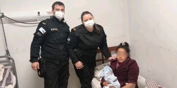 San Pedro: efectivos policiales ayudaron a dar a luz a una joven en su domicilio.