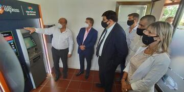 Inauguraron cajeros automáticos en las villas veraniegas